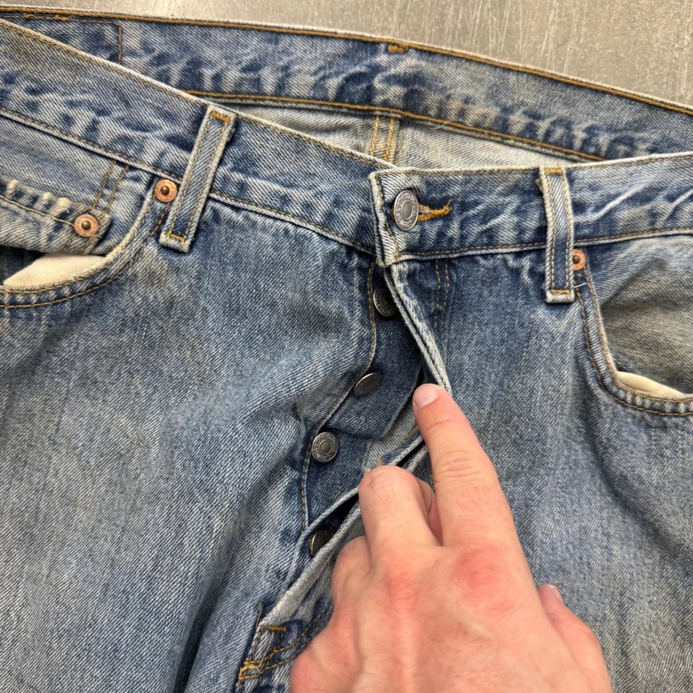 Vintage Levis 501 Light Wash Straight Leg Button Fly Denim Jeans 36x32 Mens